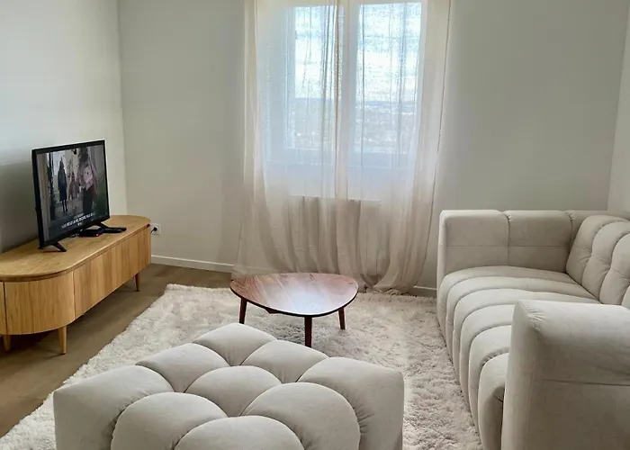 Les Chantereines Maison Calme Au Coeur Du Vignoble Champenois Гостевой дом